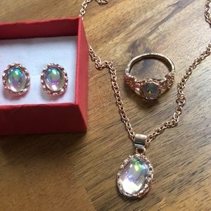 Opalescent jewelry set